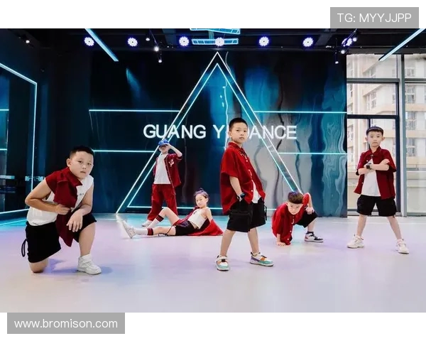 深圳街舞队荣登全国街舞意识排行榜第三名引发热议 深圳街舞队荣登全国街舞意识排行榜第三名引发热议