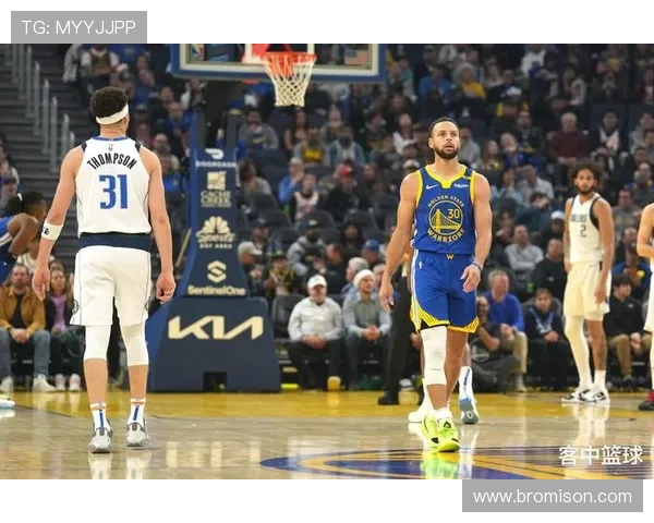 克莱汤普森：勇士队的三分之王与篮球传奇的辉煌历程